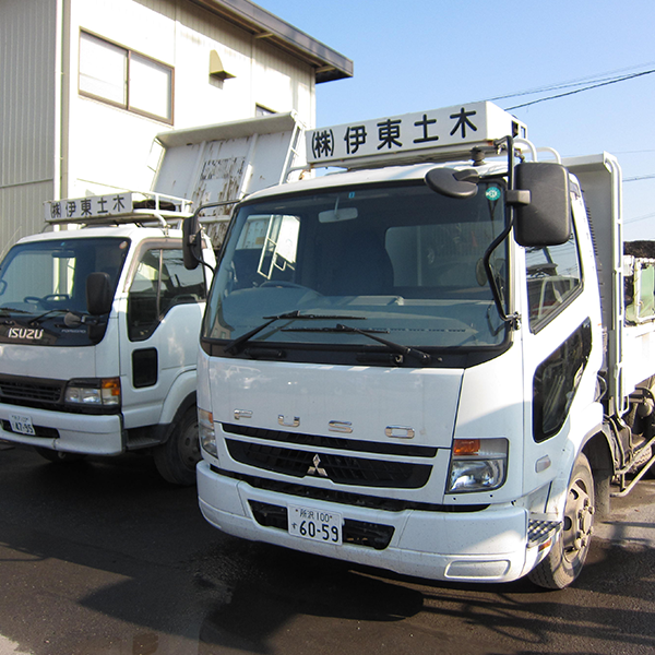 2tダンプ | 機材